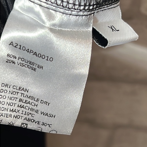 Lattlelier black high waisted pleated pants size xl - Picture 11 of 14